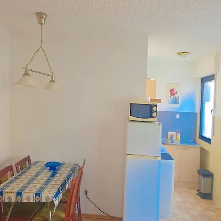 Apartman Work & In *