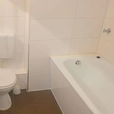 Work & In Apartman